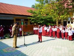 Bertindak Sebagai Inspektur Upacara, Wabup Perkenalkan TPS3R Kepada Siswa