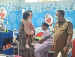 Bupati AST kunjungi Balita Dugaan Korban Keracunan Makanan