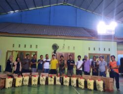 Pj Desa Pamboborang Salurkan 48 Tangki Semprot Pertanian