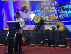 Lepas Pawai Obor, Bupati Majene Mengajak Untuk Meneladani Nabi Ibrahim AS