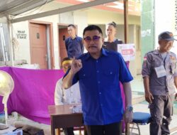 Bupati Andi Syukri Tammalele Memilih Di TPS 03 Labuang