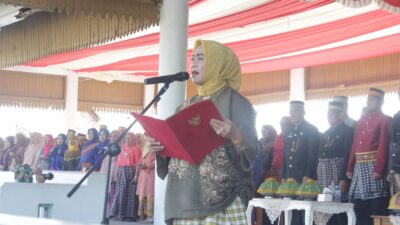 Wakil Bupati majene Dr. Andi Ritamariani Memimpin Upacara Hari Pendidikan Nasional di Pendopo Majene