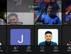 Ketua Panitia, Sopyan, Pimpin Rapat Evaluasi Daring untuk Persiapan Reuni Akbar SMP Negeri 4 Sendana