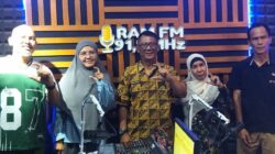 Diskominfo SP Majene Perkuat Budaya Kerja ASN BerAKHLAK Melalui Podcast di RAM FM