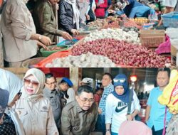 Bupati dan Wakil Bupati Majene Pimpin Sidak Pasar, Pastikan Harga dan Stok Bahan Pokok Tetap Stabil