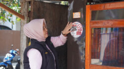 Dari Pintu ke Pintu, Bawaslu Majene Kawal Hak Pilih dan Gaungkan Tolak Politik Uang