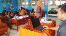 Mahasiswa PGSD Unsulbar Genjot Literasi dan Mural Edukatif di SDN 19 Rangas