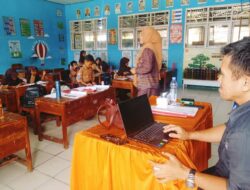 Mahasiswa PGSD Unsulbar Genjot Literasi dan Mural Edukatif di SDN 19 Rangas